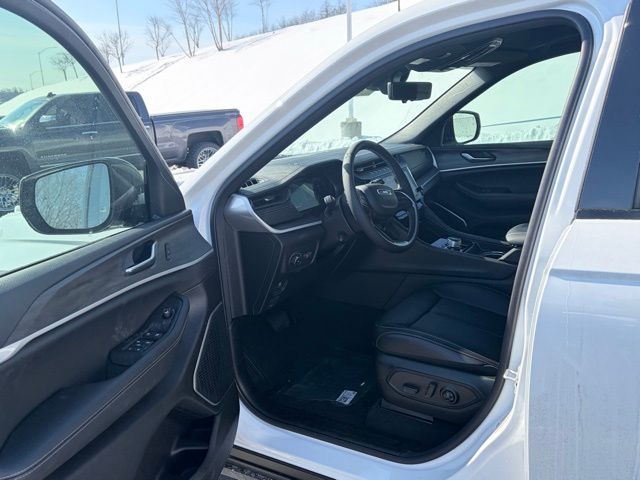 new 2026 Jeep Grand Cherokee car, priced at $43,279