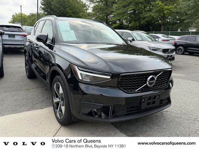 2026 Volvo XC40 B5 Core AWD