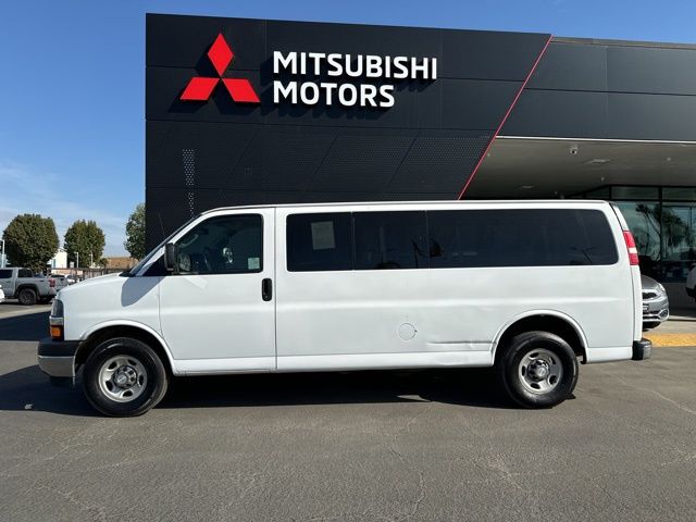 2017 Chevrolet Express 3500 LT 9