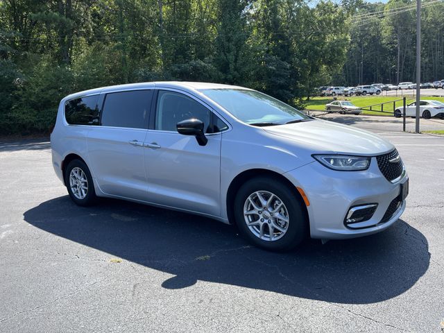 Silver Mist Clearcoat 2024 Chrysler Pacifica Minivan Front-Wheel Drive 9-Speed Automatic