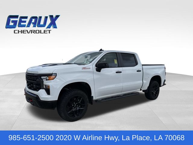 Summit White 2024 Chevrolet Silverado 1500 Custom Trail Boss Crew Cab 4WD Pickup Truck Four-Wheel Drive 8-Speed Automatic