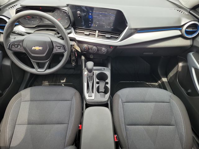 2025 Chevrolet Trax LS - 8