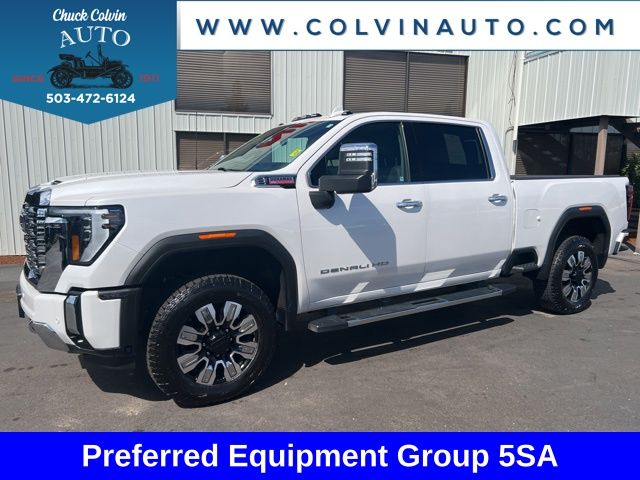 White Frost Tricoat 2024 GMC Sierra 3500HD Denali Crew Cab 4WD Pickup Truck Four-Wheel Drive Automatic