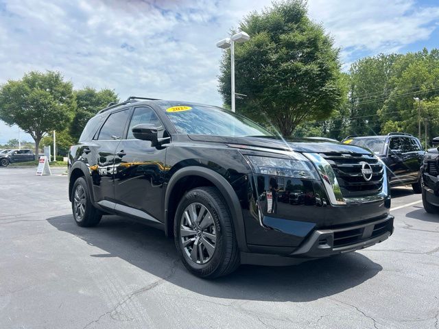 2025 Nissan Pathfinder SV - Photo 4