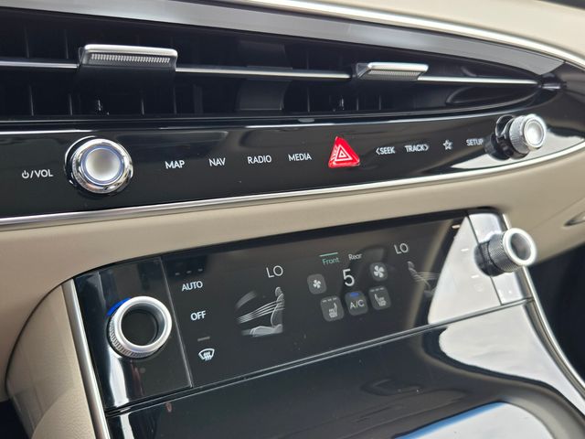 2027 Genesis Gv70