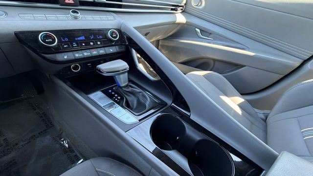 Used 2025 Gray Hyundai SEL Convenience image 14