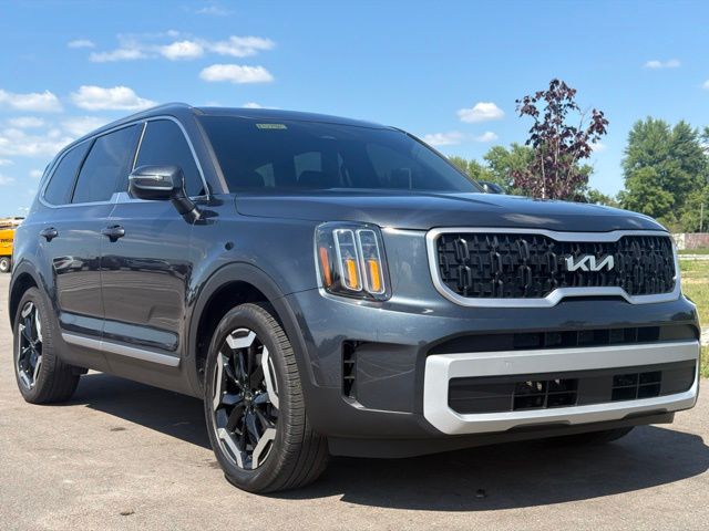 Gray 2024 Kia Telluride SUV / Crossover All-Wheel Drive 8-Speed Automatic