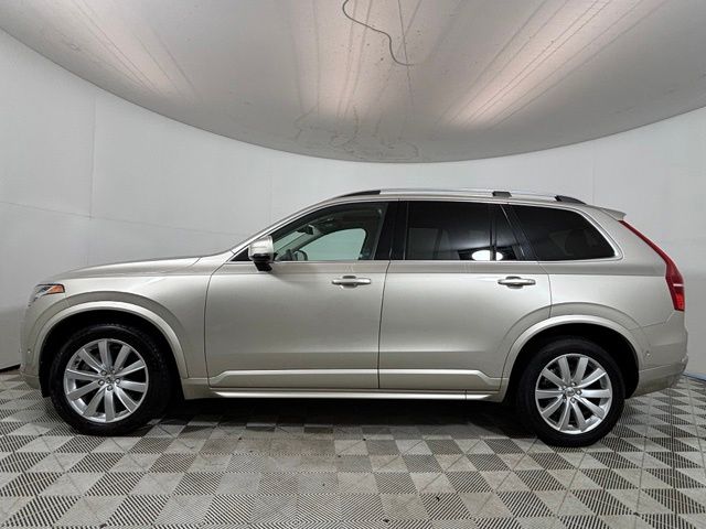 Used 2016  Volvo T6 Momentum image 4