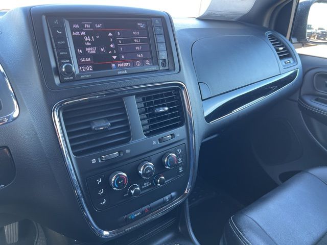 2019 Dodge Grand Caravan SXT 14