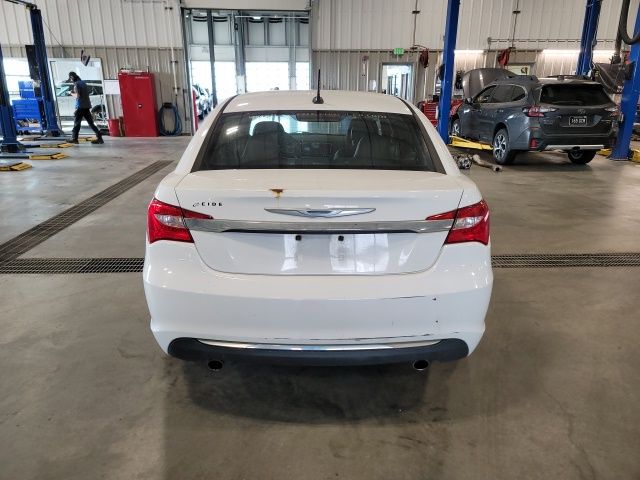 2013 Chrysler 200 Limited FWD Sedan