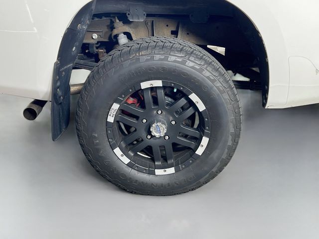 Used 2007 White Toyota SR5 image 30