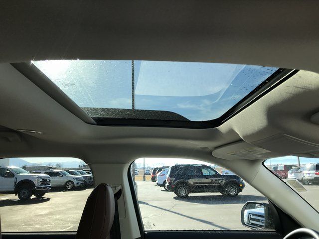 New 2026 White Ford Outer Banks image 17