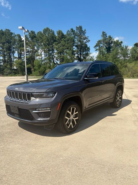 Gray Metallic 2025 Jeep Grand Cherokee SUV / Crossover 4X2 8-Speed Automatic