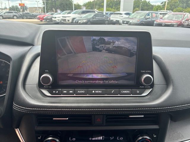 2024 Nissan Rogue SV Black at Royal Nissan