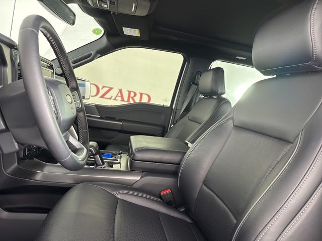2025 White Ford F-150 Lariat 4X4 Truck