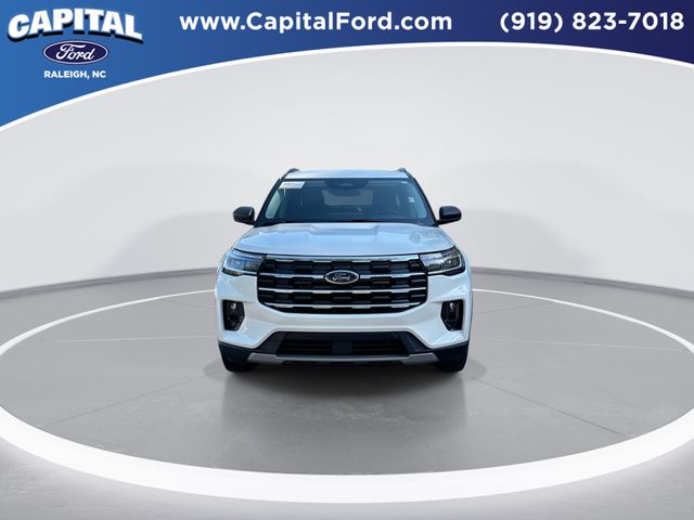Certified Used 2025 Star White Ford Active image 3