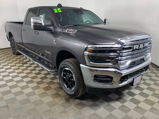 2025 RAM 3500 Laramie Crew Cab LB 4WD