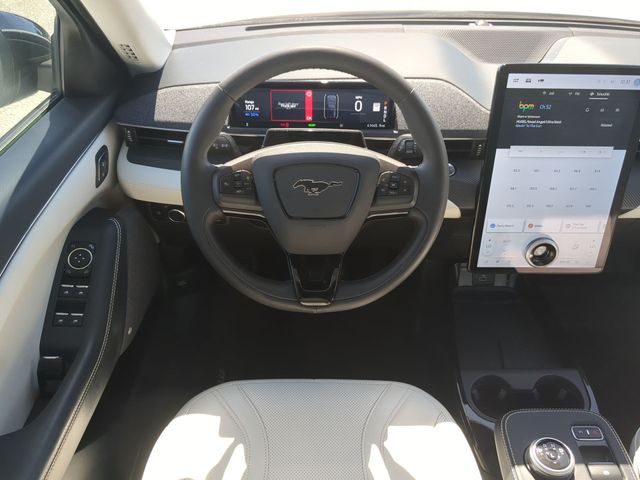 Used 2023 White Ford Premium image 41