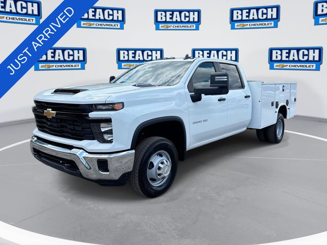 Summit White 2026 Chevrolet Silverado 3500HD Pickup Truck 4X2 Automatic