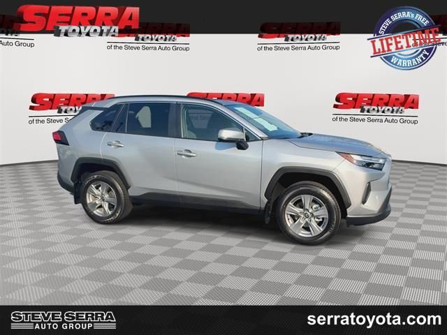 2025 Toyota RAV4 XLE FWD