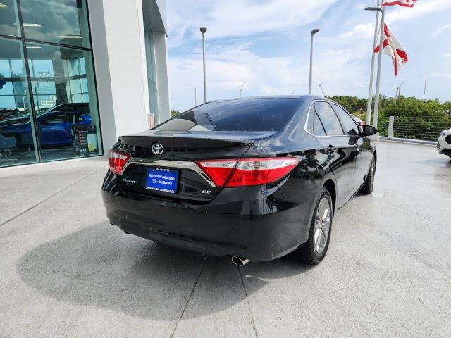 2015 Toyota Camry SE 31