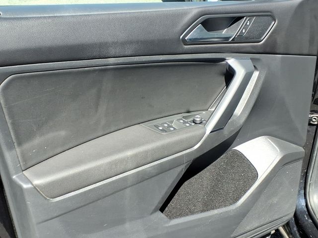 2018 Volkswagen Tiguan - Image 10