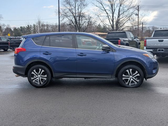2015 Toyota RAV4 - Image 6