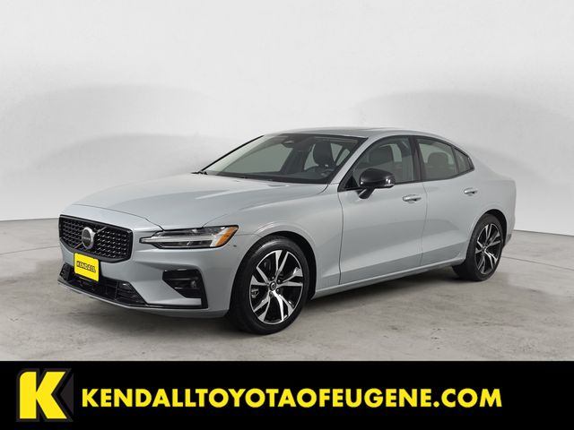 2024 Volvo S60 B5 Core Dark Theme FWD