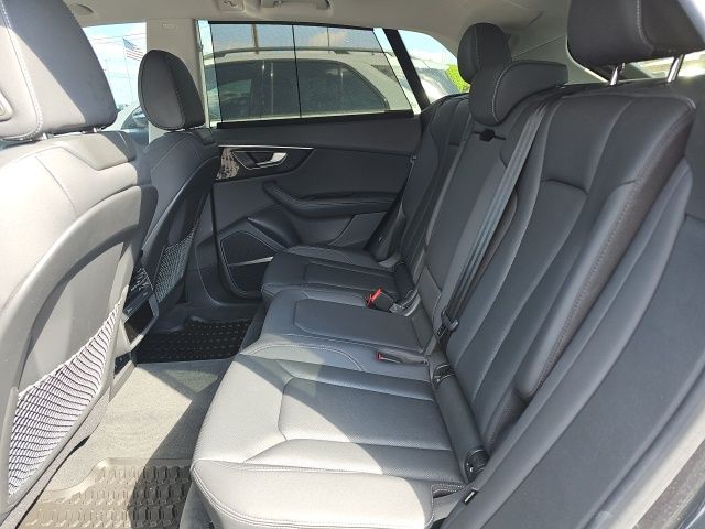 Thumbnail: 2022 Audi Q8 - 6