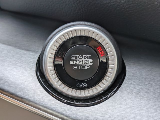 2026 Jeep Grand Wagoneer 4x2