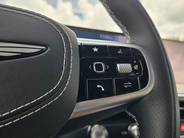 2027 Genesis Gv70