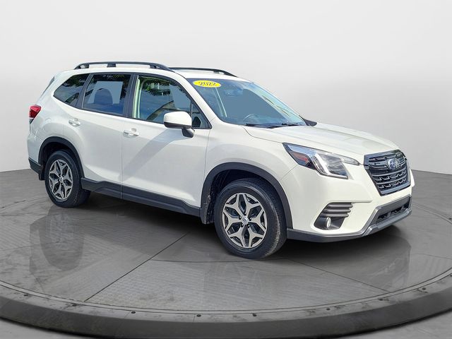 Crystal White Pearl 2022 Subaru Forester Premium Crossover AWD SUV / Crossover All-Wheel Drive Continuously Variable Transmission