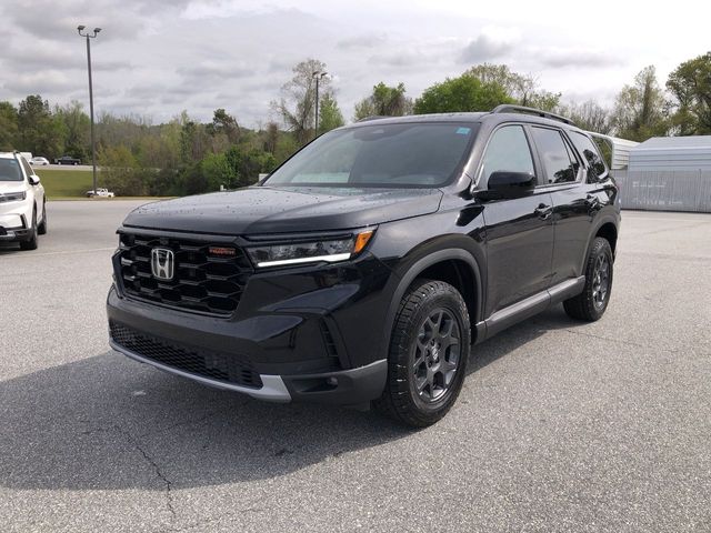 used 2025 Honda Pilot car, priced at $46,798