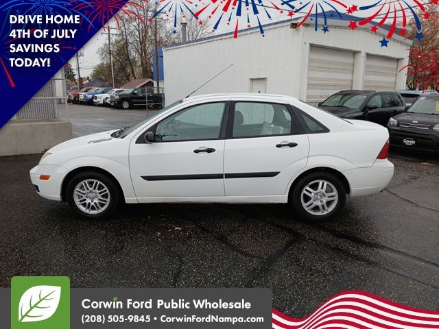 Cloud 9 White Clearcoat 2007 Ford Focus Sedan Front-Wheel Drive 5-Speed Manual