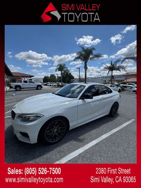 Alpine White 2016 BMW 2 Series M235i Coupe RWD Coupe Rear-Wheel Drive 8-Speed Automatic