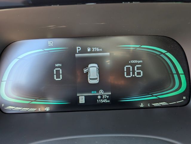 Used 2025 White Hyundai SEL image 18