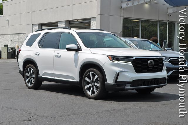 Platinum White Pearl 2025 Honda Pilot SUV / Crossover All-Wheel Drive Automatic