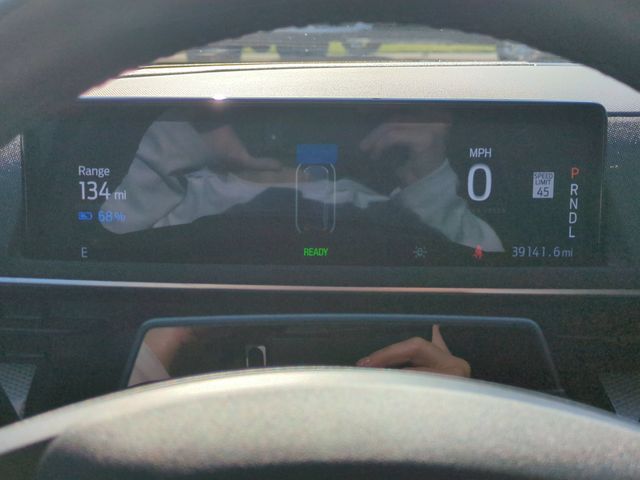 Used 2021 Gray Ford Select image 18