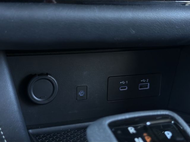 Used 2024 White Nissan Platinum image 29