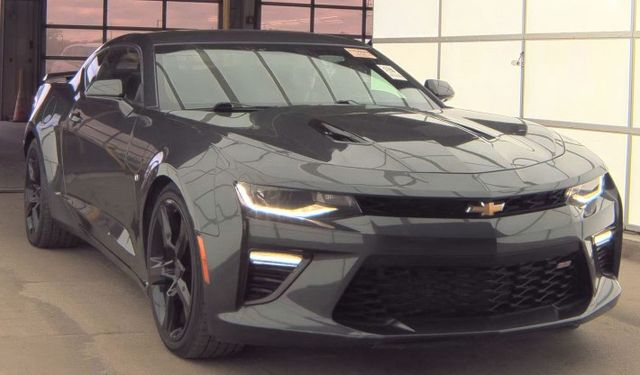 Nightfall Gray Metallic 2017 Chevrolet Camaro 2SS Coupe RWD Coupe Rear-Wheel Drive 8-Speed Automatic