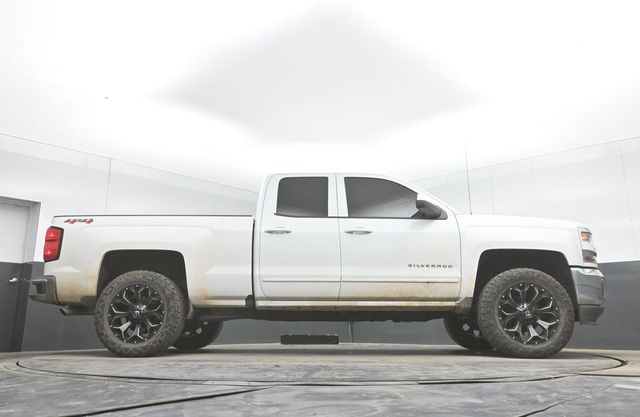 Used 2018 White Chevrolet LT image 34
