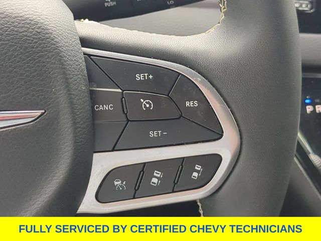 Used 2025 Chrysler Pacifica Van