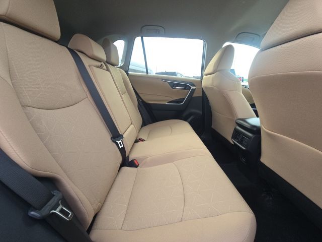 2023 Toyota RAV4 XLE:B02167