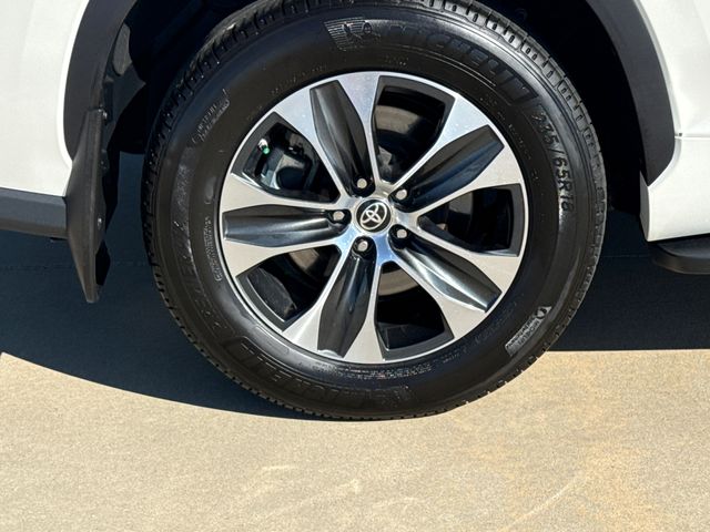 Used 2021 Toyota Highlander SUV