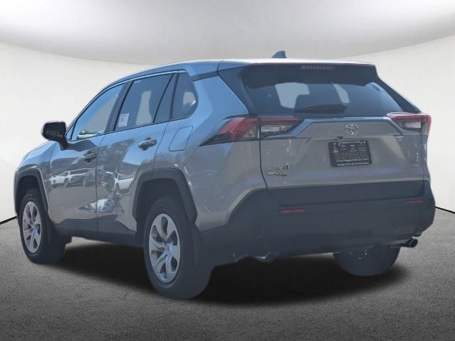 2024 Toyota RAV4 LE 8