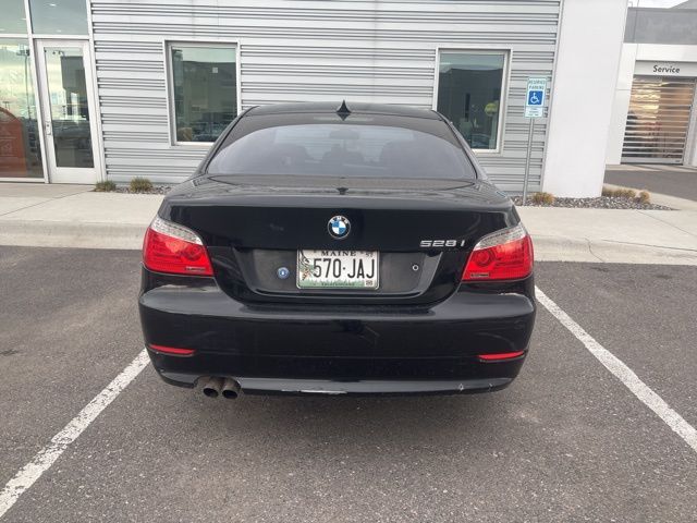 Used 2009 Black BMW 528i xDrive image 5
