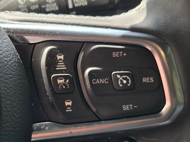 Used 2025 Blue Jeep Sahara image 12