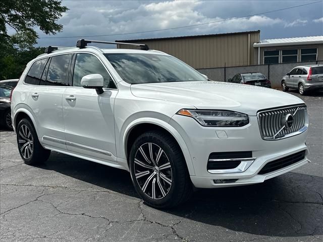Crystal White Metallic 2023 Volvo XC90 B6 Plus Bright Theme 7-Passenger AWD SUV / Crossover All-Wheel Drive 8-Speed Automatic