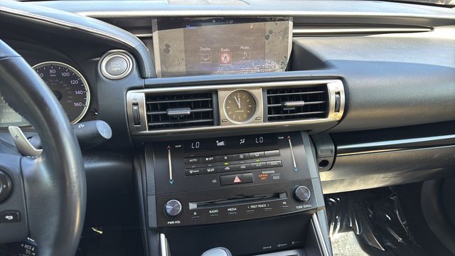 Used 2014  Lexus 250 image 26
