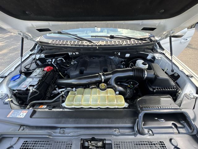 Used 2020 White Ford XLT image 31